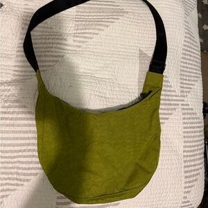 BAGGU Avocado Green Medium Crescent